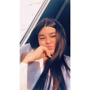 Meet your Posher, Élorie